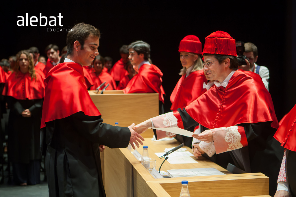Imagen de la noticia de salud ¿Están preparados los recién licenciados para la vida laboral? Fotografía que ilustra la noticia de salud de Alebat Education sobre ¿Están preparados los recién licenciados para la vida laboral?