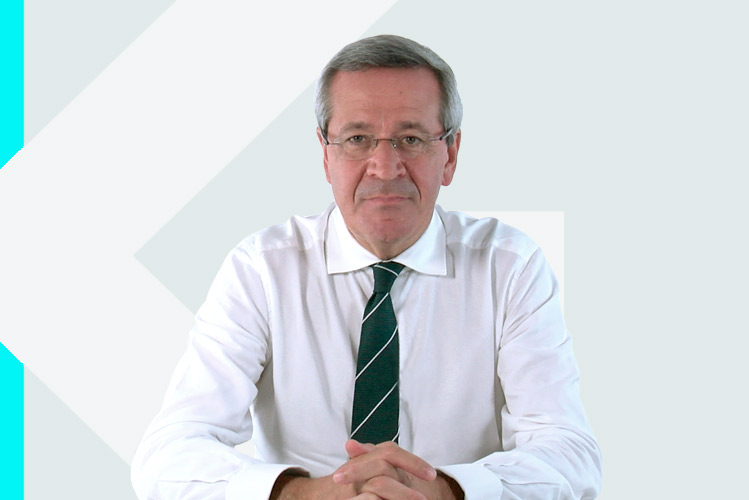 Fotografìa experto en odontología: Dr. José Maria Suárez Quintanilla Experto en odontología Dr. José Maria Suárez Quintanilla